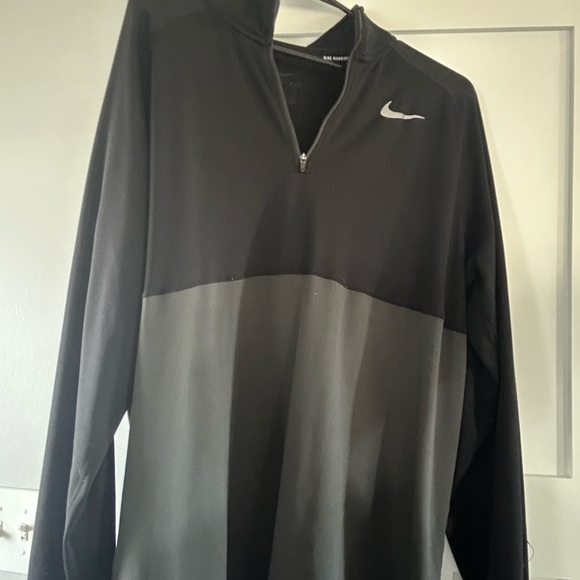 Nike long sleeve golf shirt - Picture 2 of 2